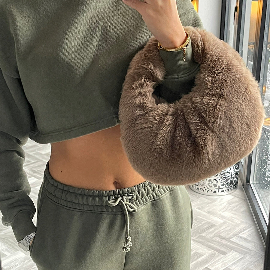 Lila fur bag