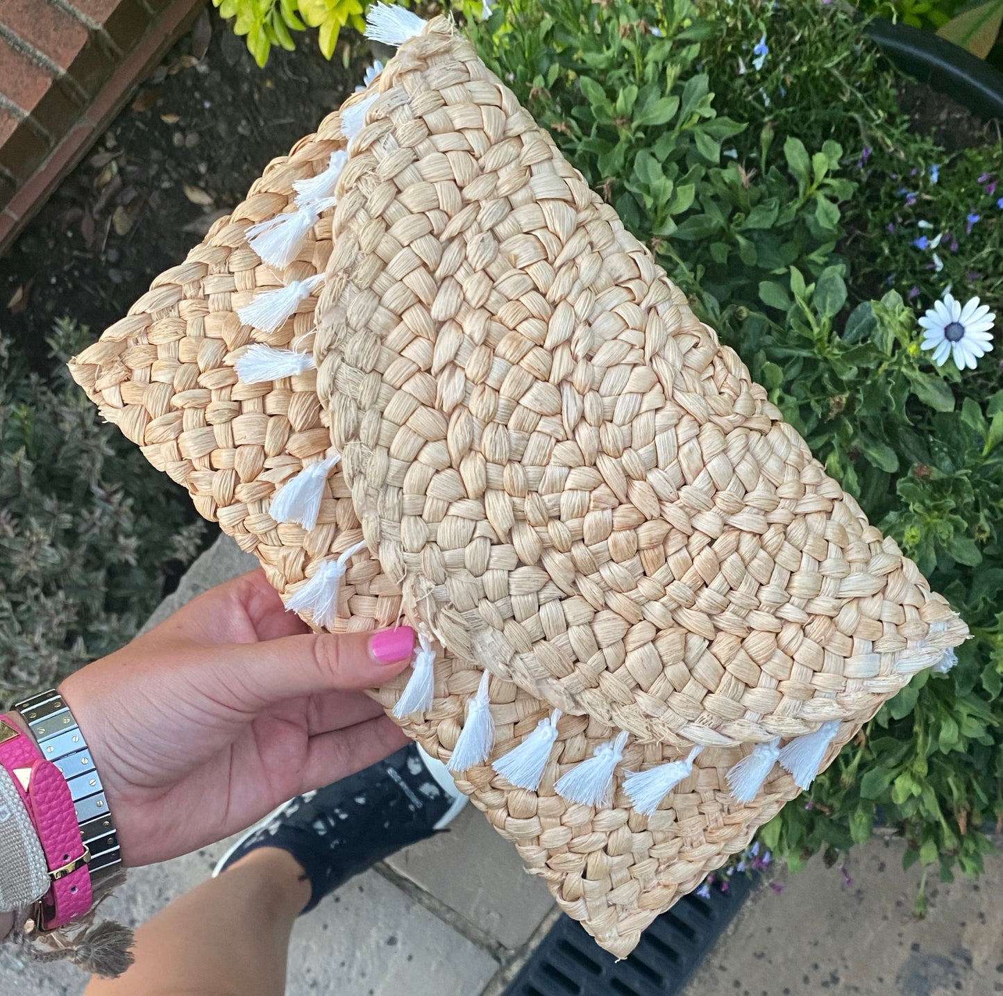 Claudia tassel clutch